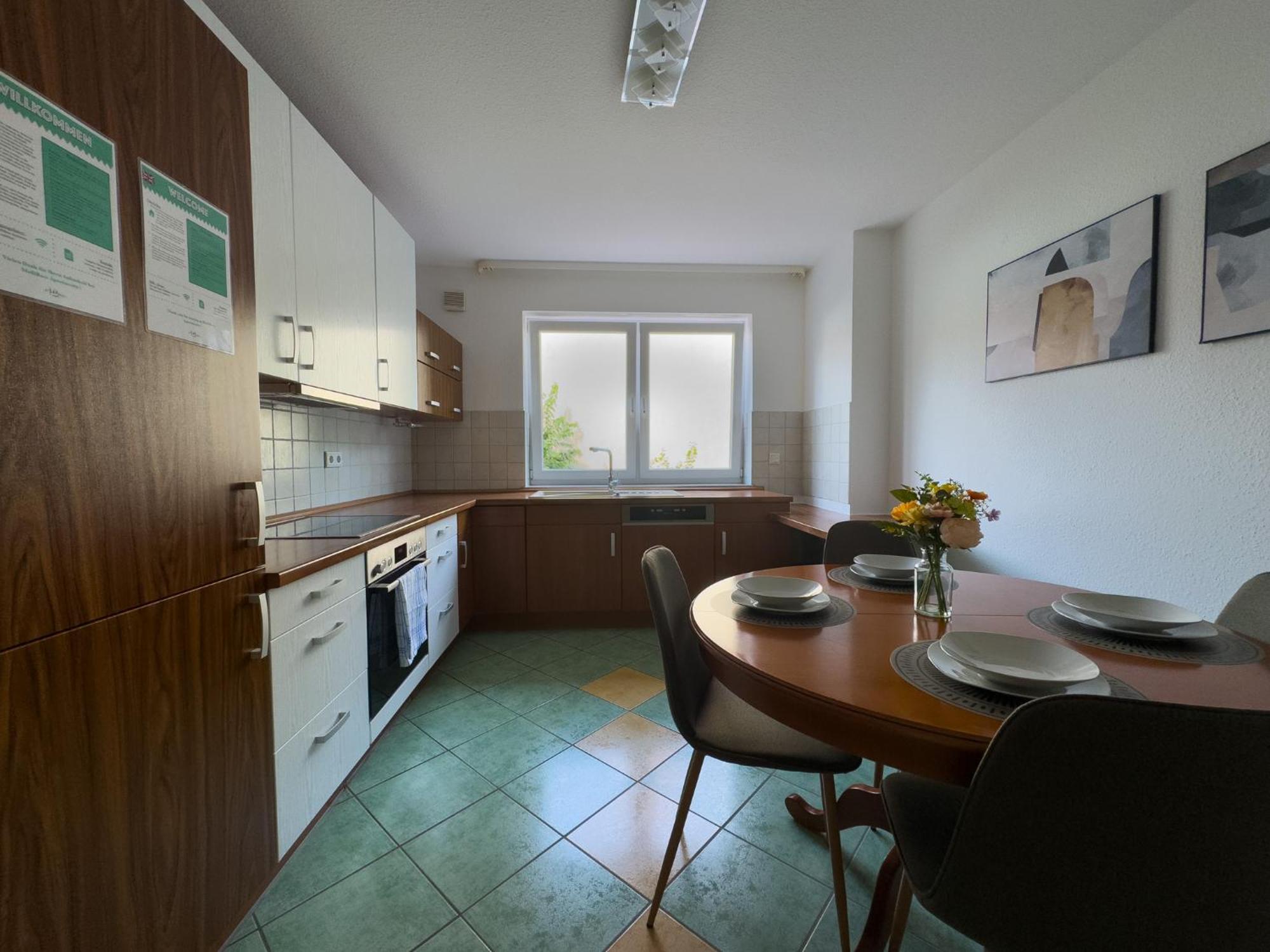 110Qm - 4 Zimmer - Privat Parkplatz - Zentral - Balkon - Mallibase Apartments Kassel Luaran gambar
