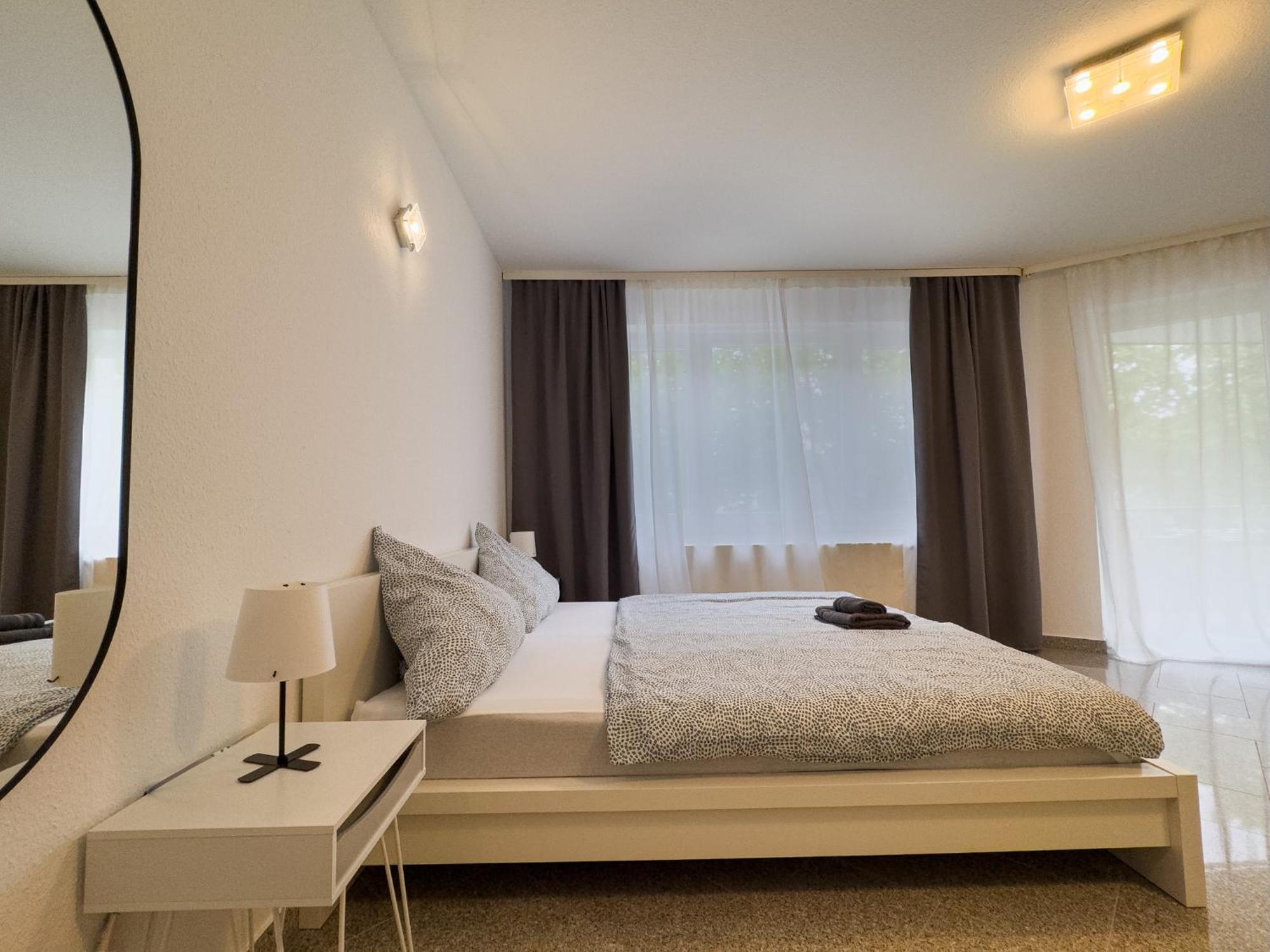 110Qm - 4 Zimmer - Privat Parkplatz - Zentral - Balkon - Mallibase Apartments Kassel Luaran gambar